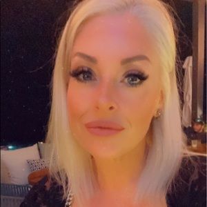 Meet your Posher, Jaclynn ria